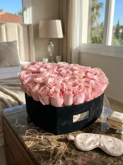 Kadife Aşk - Kalp Kutuda Pembe Güller