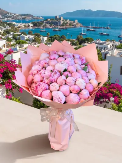 Koyu Pembe Ambalajlı Gül Buketi