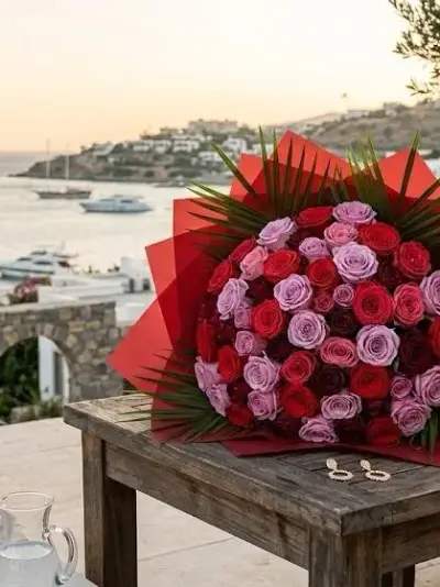 Renk Uyumu - Kırmızı Lila Karışık Gül Buketi