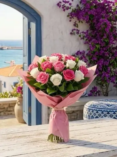 Pembe Beyaz Uyum - Karışık Gül Buketi