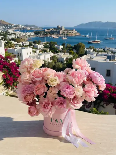 Pembe Kutuda Mini Krizantem Tasarımı